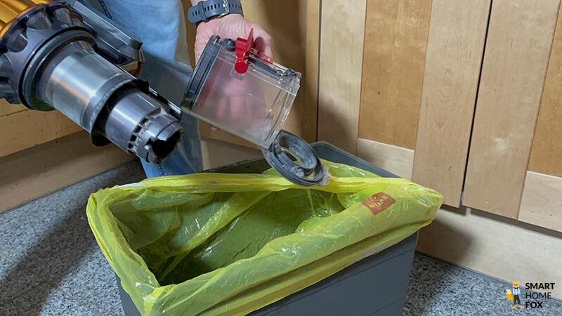 Ausgebaute Dyson Schmutzbehälter